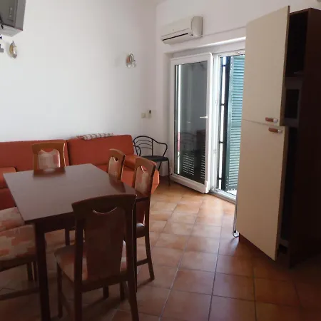 Apartment House Nono Povljana Exterior photo