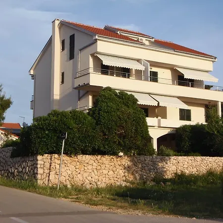 Apartment House Nono Povljana Room photo