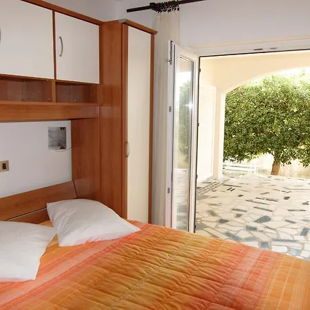 Apartment House Nono Povljana Room photo