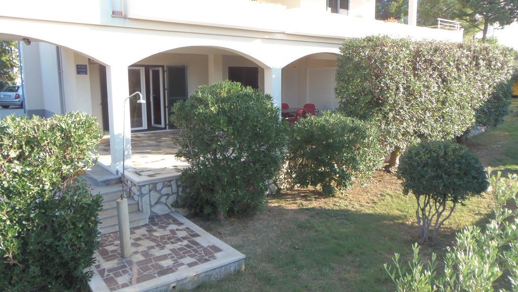 Apartment House Nono Povljana